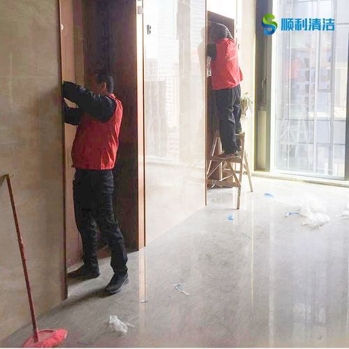 深圳順利清潔 專業實木地板清洗打蠟與全方位保潔服務專家